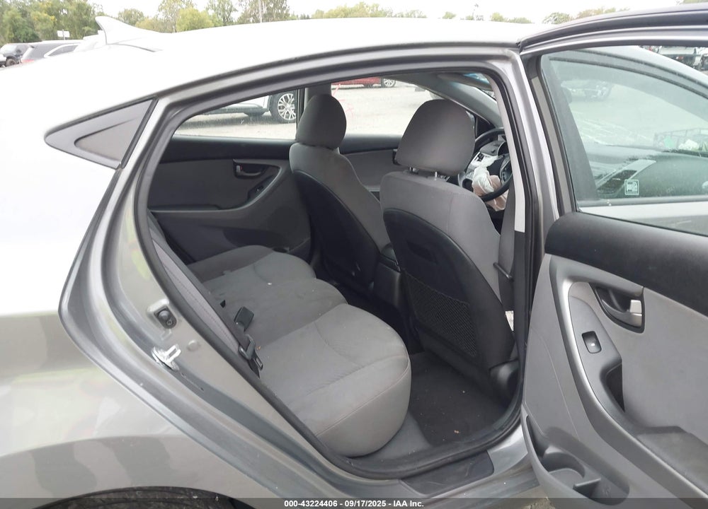2014 HYUNDAI ELANTRA VIN: 5NPDH4AEXEH462751