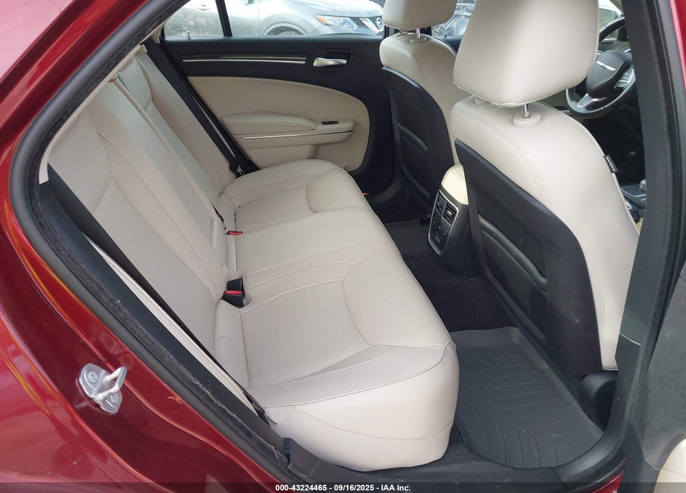 2016 CHRYSLER 300 VIN: 2C3CCAKG5GH191560