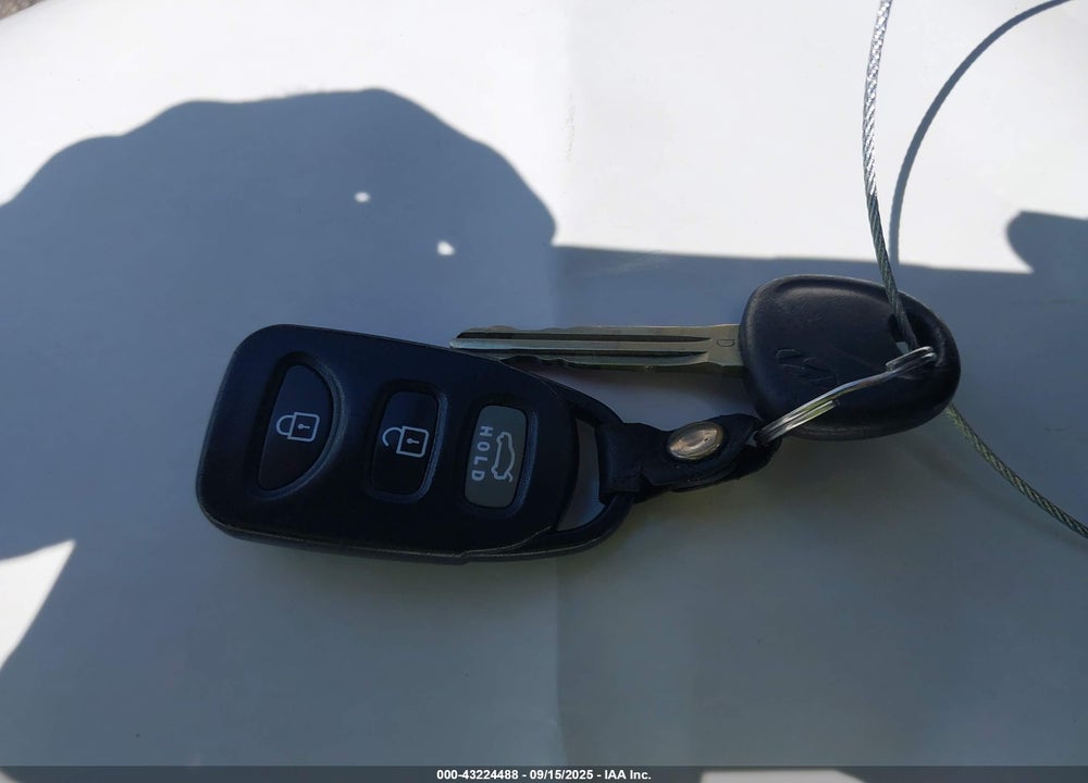 2010 HYUNDAI ELANTRA VIN: KMHDU4AD9AU851394