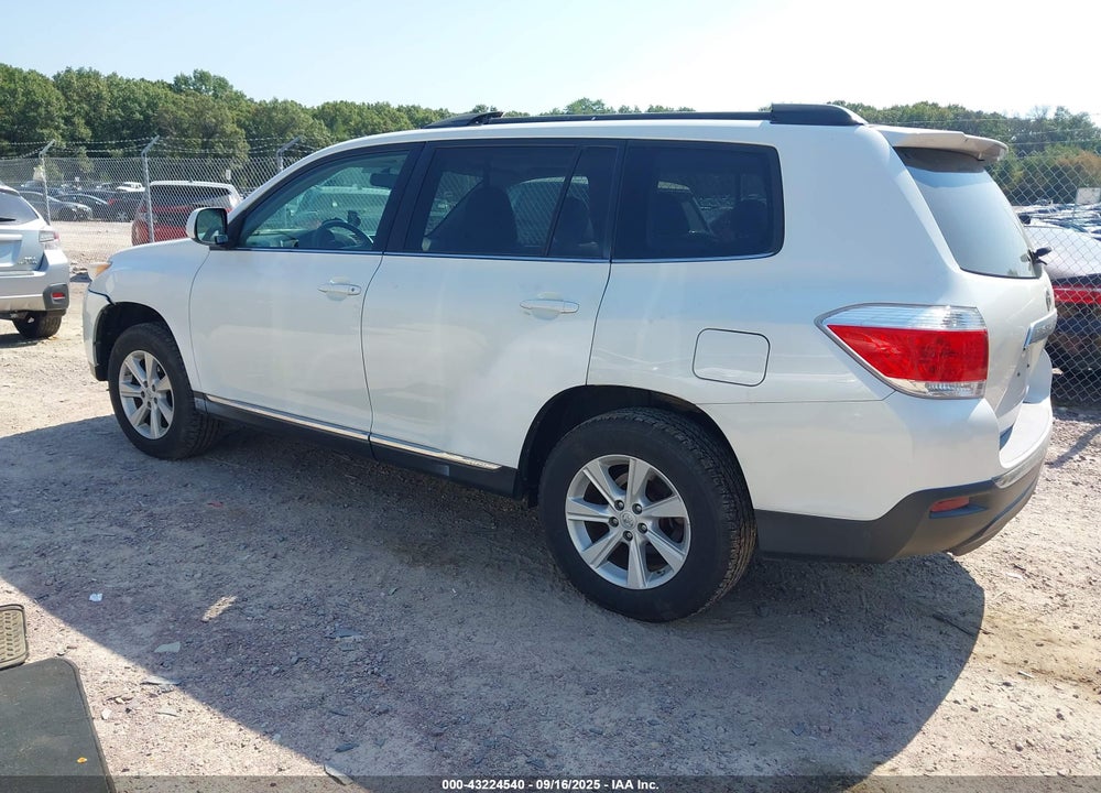 2011 TOYOTA HIGHLANDER VIN: 5TDBK3EH1BS050781