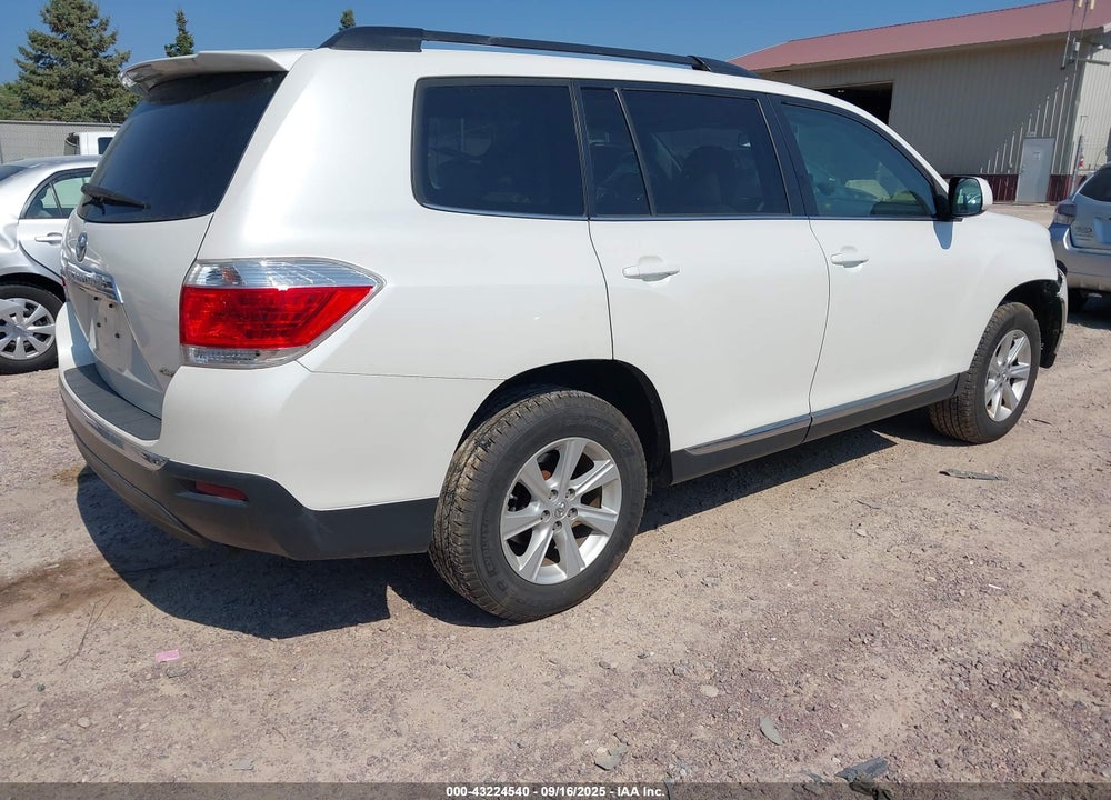 2011 TOYOTA HIGHLANDER VIN: 5TDBK3EH1BS050781