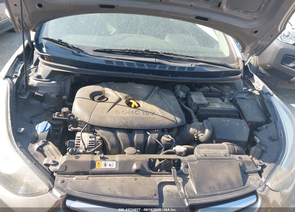 2014 HYUNDAI ELANTRA VIN: 5NPDH4AE1EH458927