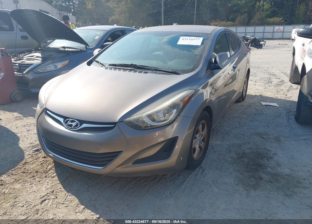 2014 HYUNDAI ELANTRA VIN: 5NPDH4AE1EH458927