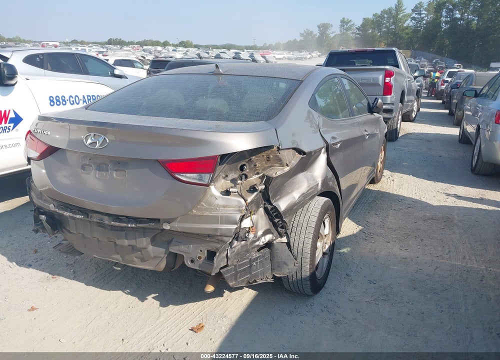 2014 HYUNDAI ELANTRA VIN: 5NPDH4AE1EH458927