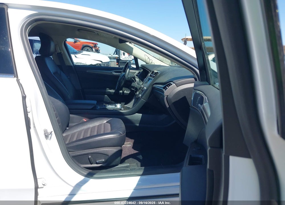 2017 FORD FUSION VIN: 3FA6P0T94HR326207