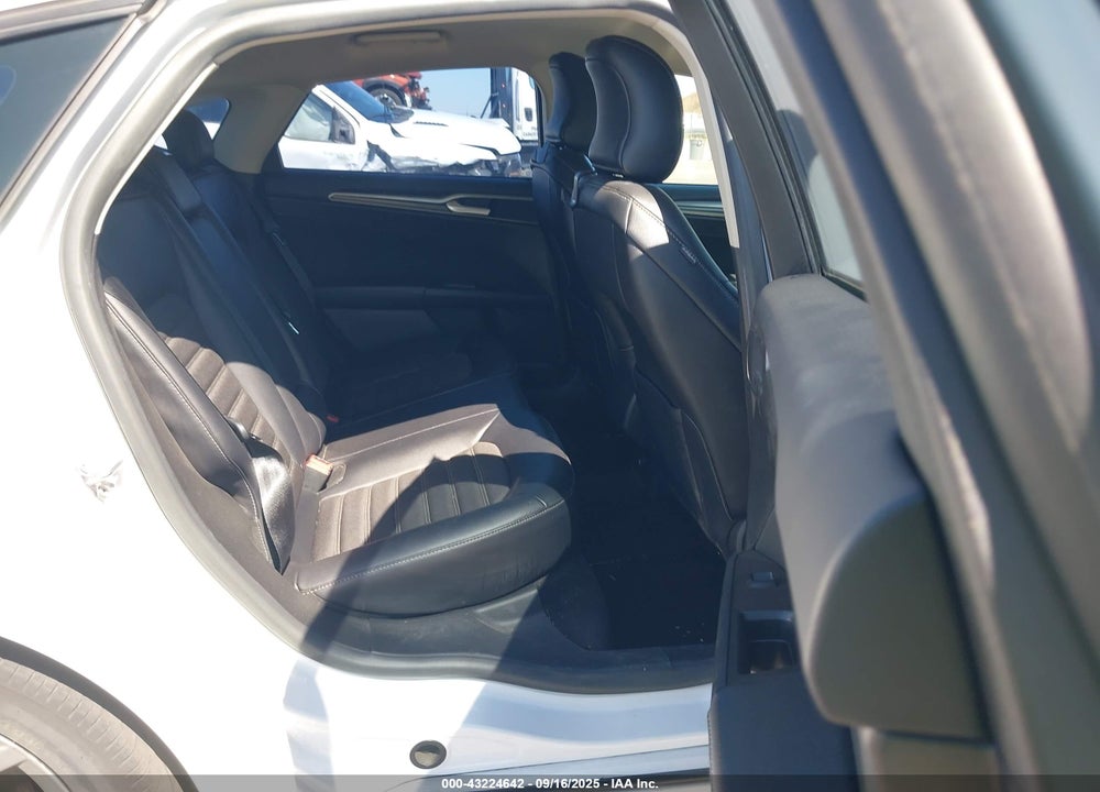 2017 FORD FUSION VIN: 3FA6P0T94HR326207