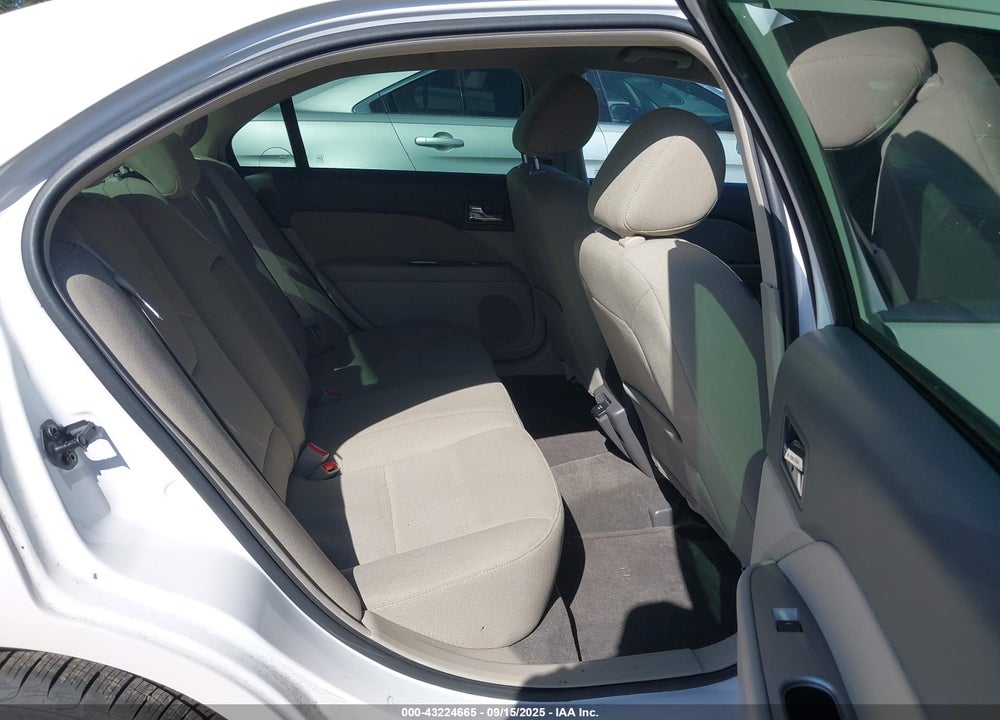 2011 FORD FUSION VIN: 3FADP0L32BR202768