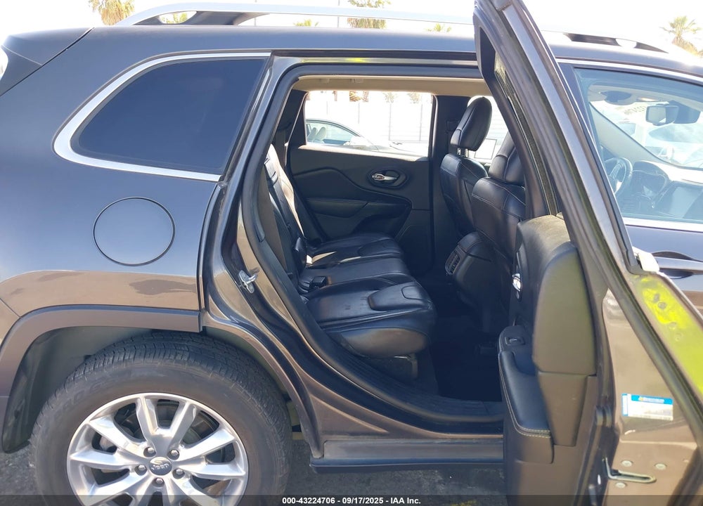 2016 JEEP CHEROKEE VIN: 1C4PJMDB6GW162026