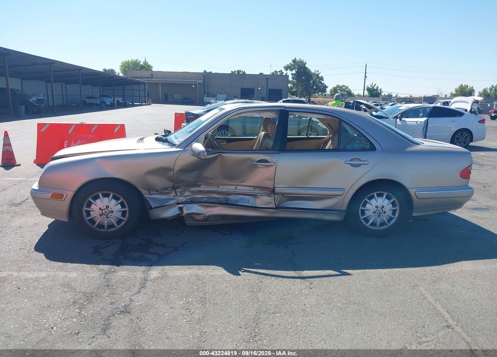 2000 MERCEDES-BENZ E 320 VIN: WDBJF65J6YB065828
