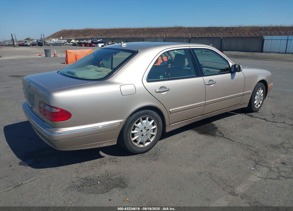 2000 MERCEDES-BENZ E 320 VIN: WDBJF65J6YB065828