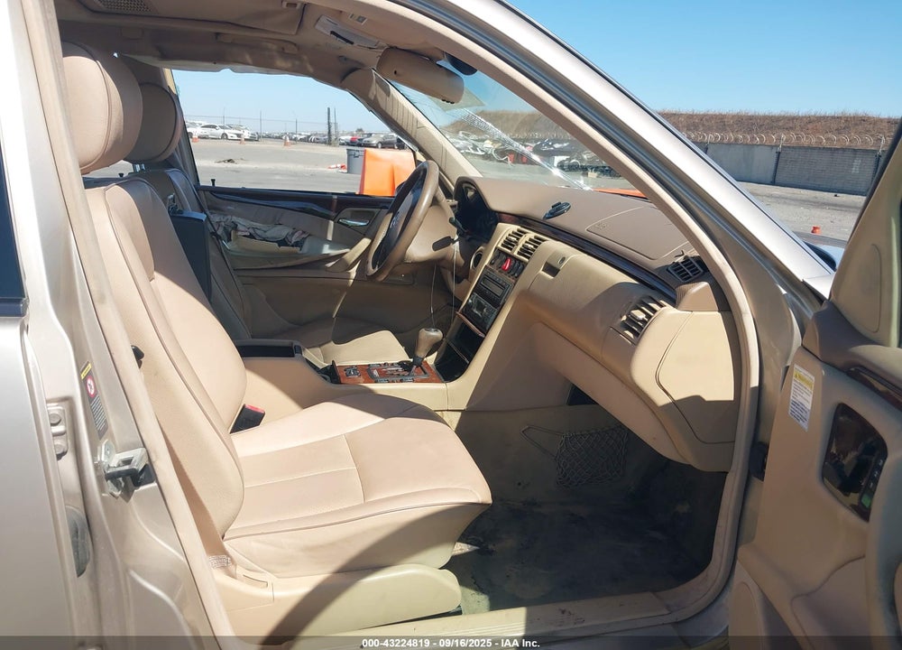 2000 MERCEDES-BENZ E 320 VIN: WDBJF65J6YB065828