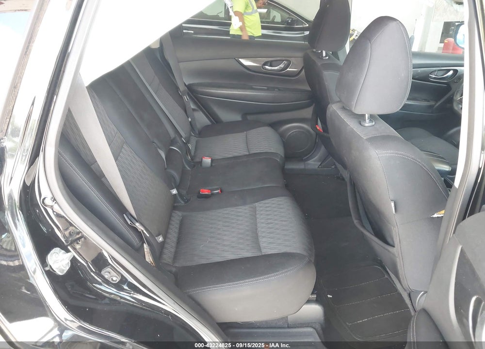 2017 NISSAN ROGUE VIN: 5N1AT2MT3HC828058