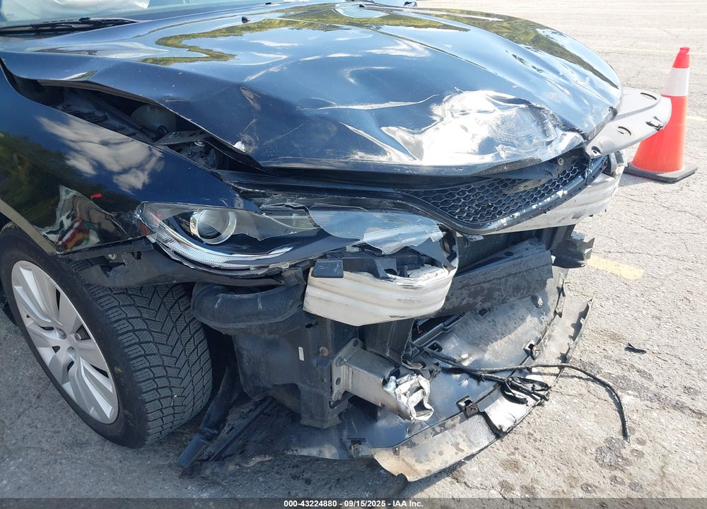 2015 CHRYSLER 200 VIN: 1C3CCCFB9FN589693