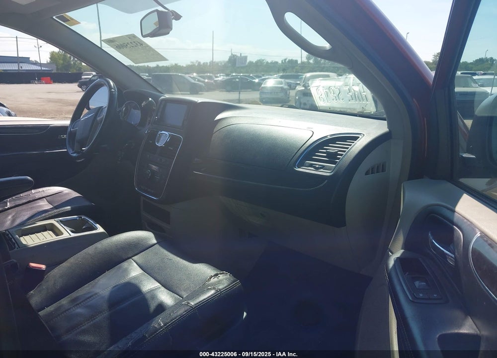 2014 CHRYSLER TOWN & COUNTRY VIN: 2C4RC1BG9ER160616