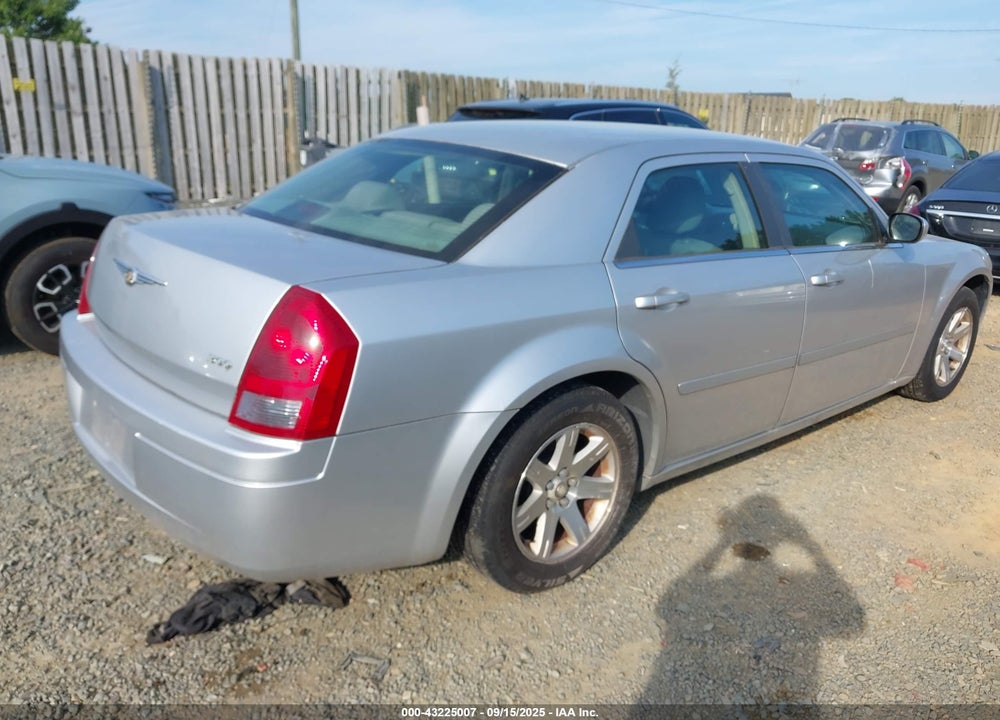 2006 CHRYSLER 300 VIN: 2C3LA43R86H331154
