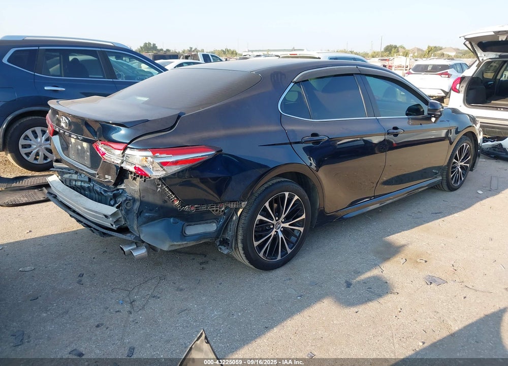 2018 TOYOTA CAMRY VIN: 4T1B11HK8JU656809