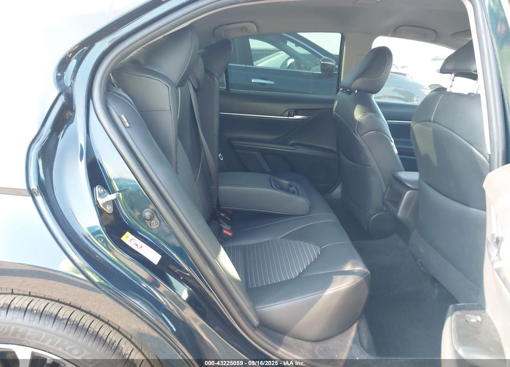 2018 TOYOTA CAMRY VIN: 4T1B11HK8JU656809