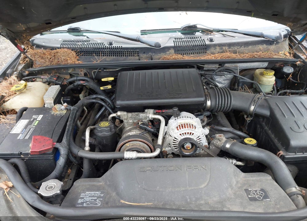 2004 JEEP GRAND CHEROKEE LAREDO VIN: 1J4GW48N64C102468