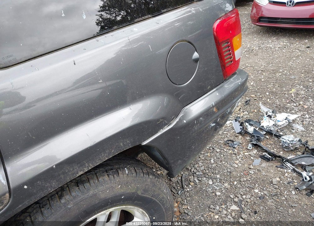2004 JEEP GRAND CHEROKEE LAREDO VIN: 1J4GW48N64C102468