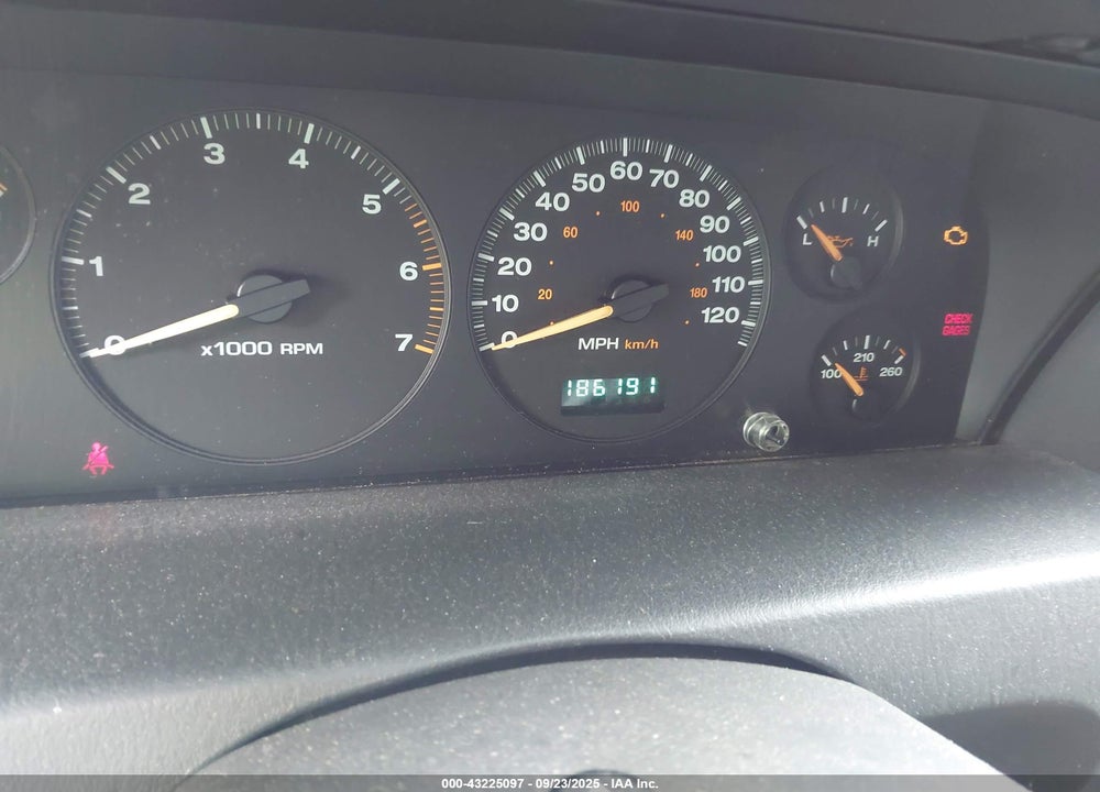 2004 JEEP GRAND CHEROKEE LAREDO VIN: 1J4GW48N64C102468