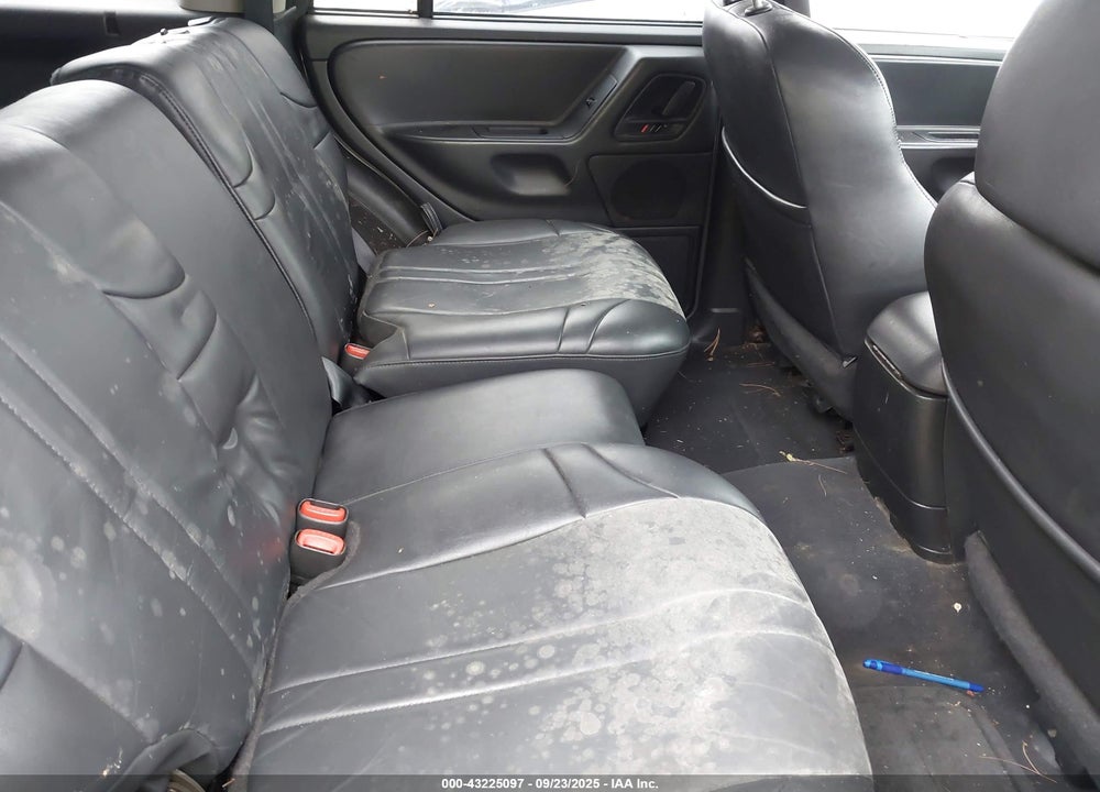 2004 JEEP GRAND CHEROKEE LAREDO VIN: 1J4GW48N64C102468