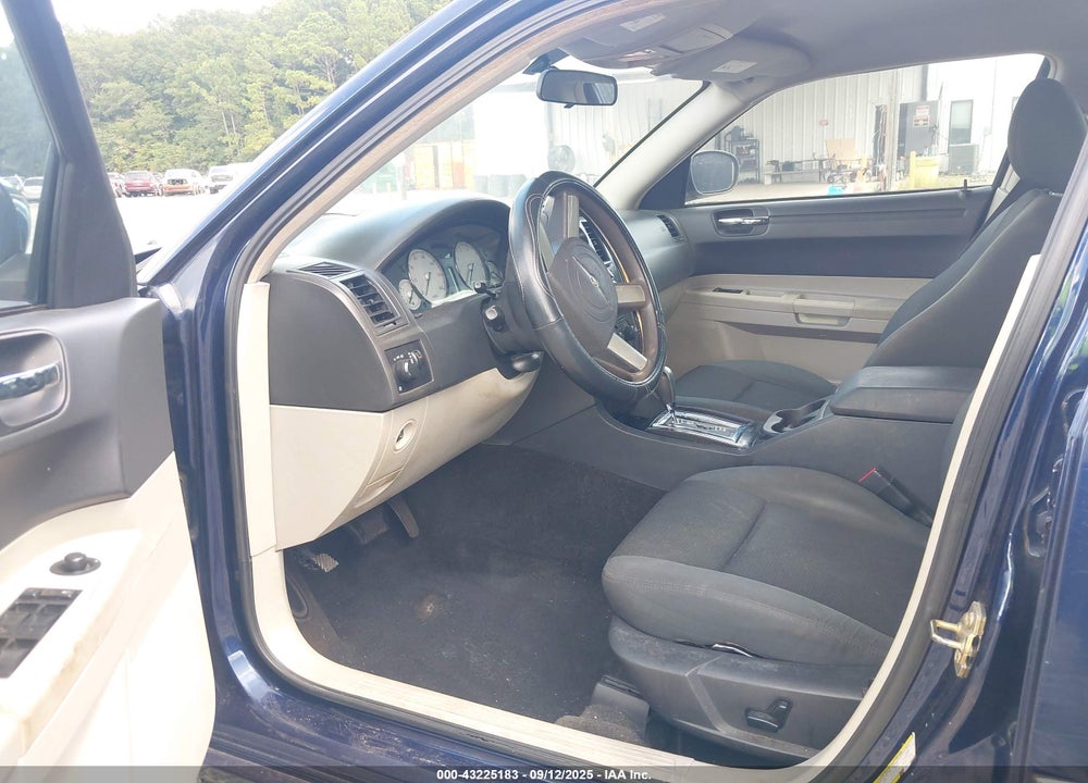 2005 CHRYSLER 300 VIN: 2C3JA43R35H675853