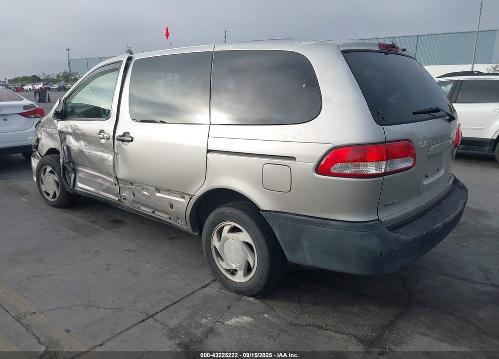 2001 TOYOTA SIENNA XLE VIN: 4T3ZF13C31U332108