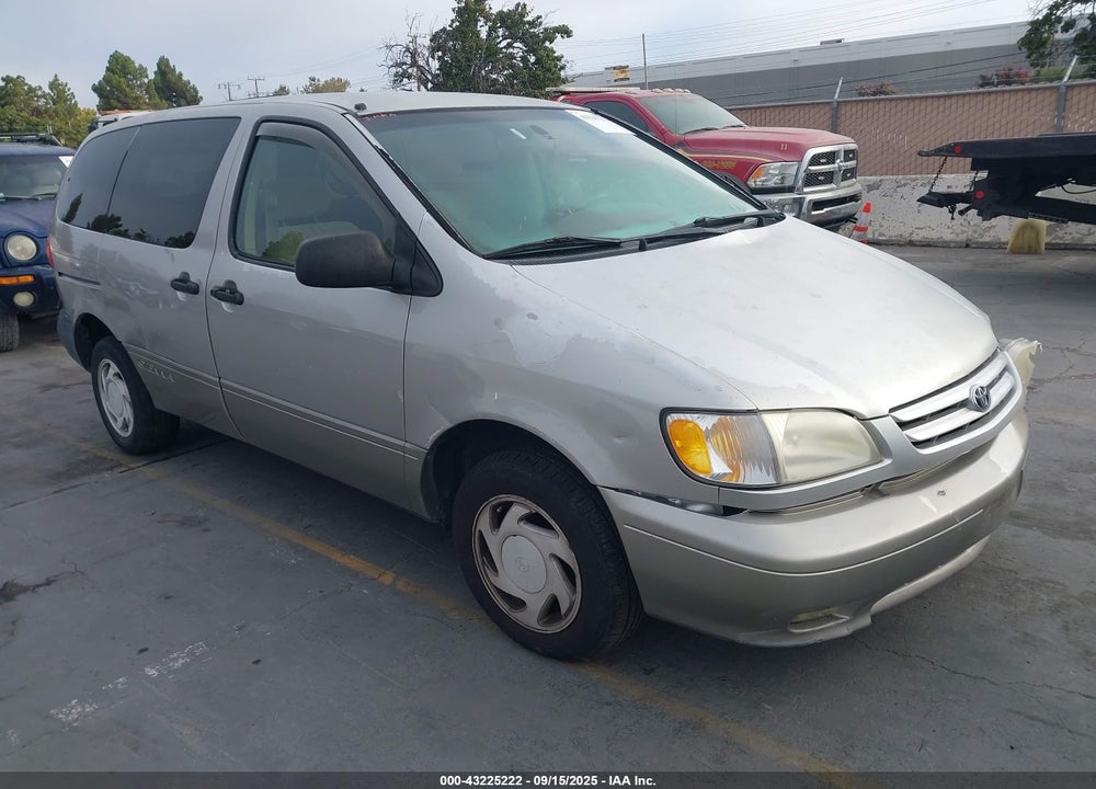 2001 TOYOTA SIENNA XLE VIN: 4T3ZF13C31U332108