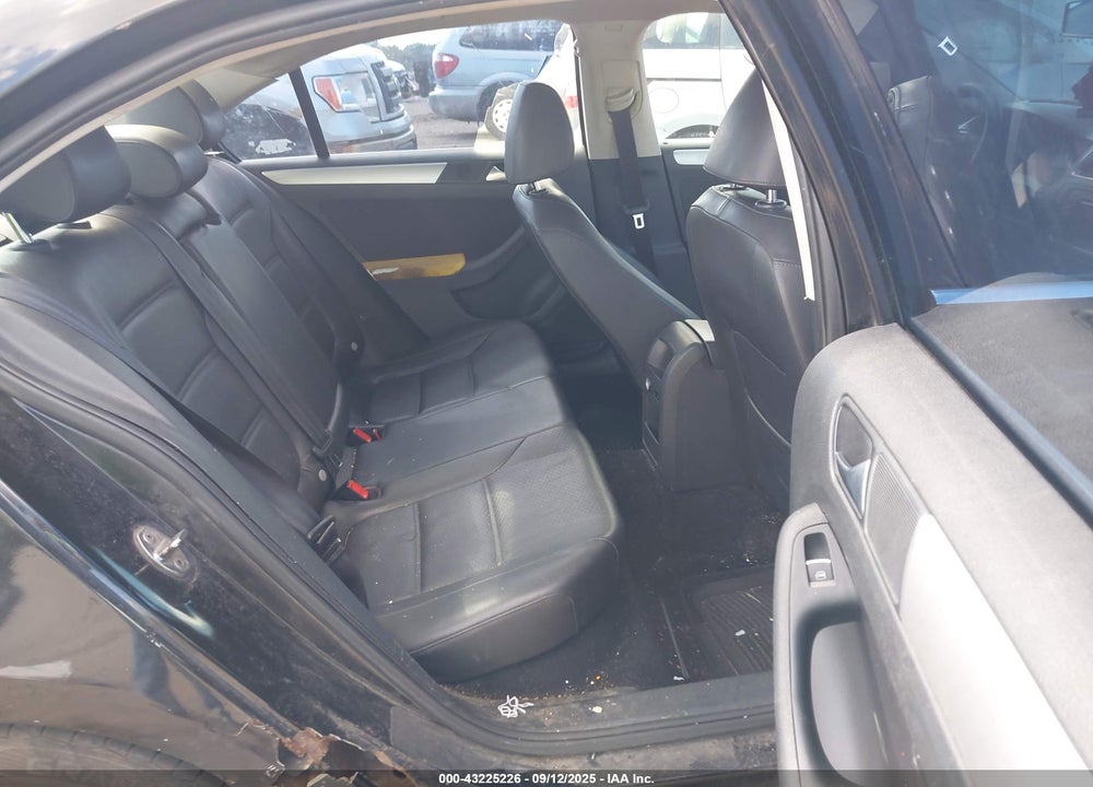 2013 VOLKSWAGEN JETTA 2.5L SE VIN: 3VWDP7AJXDM426100