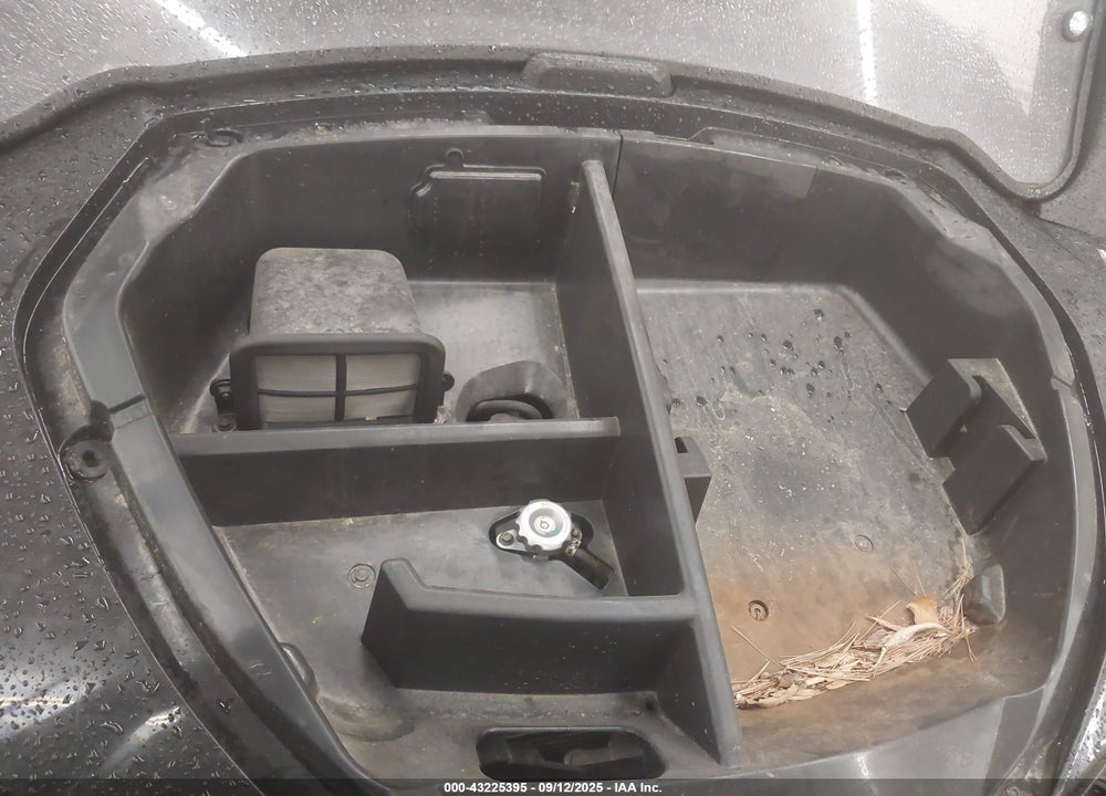 2018 CUB CADET CHALLENGER VIN: LWGMDWZ48JA001620