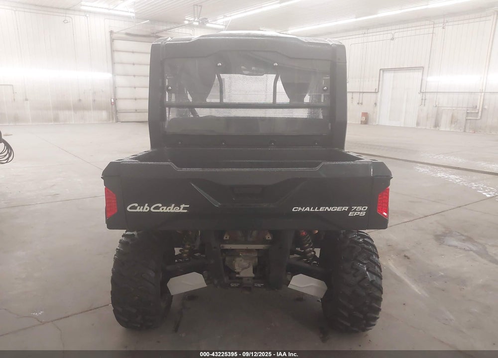 2018 CUB CADET CHALLENGER VIN: LWGMDWZ48JA001620