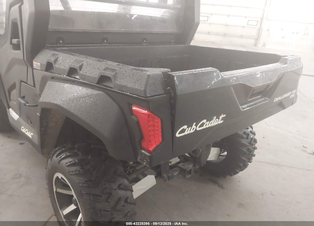 2018 CUB CADET CHALLENGER VIN: LWGMDWZ48JA001620