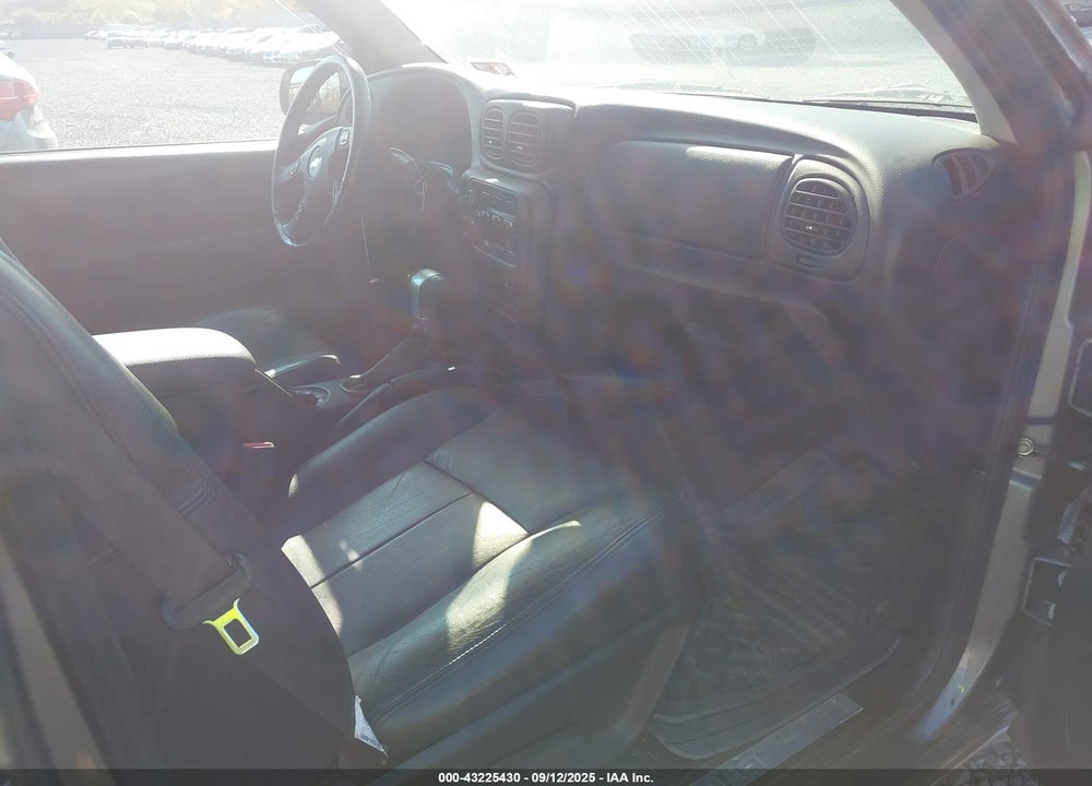 2009 CHEVROLET TRAILBLAZER LT VIN: 1GNDT33S692126993