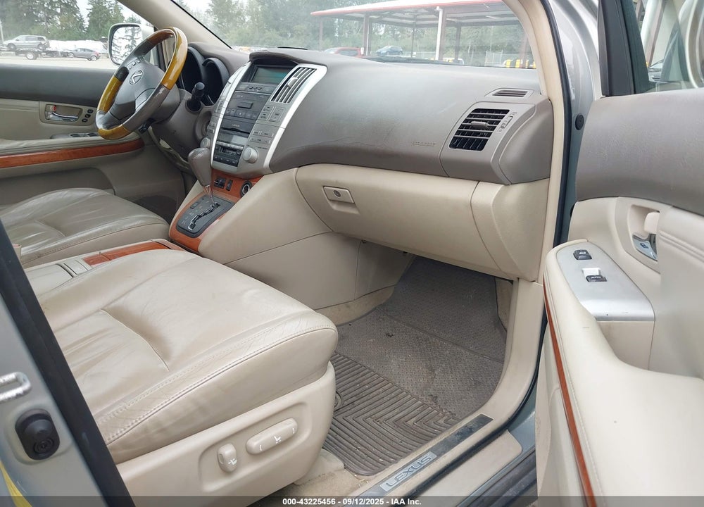 2005 LEXUS RX 330 VIN: JTJHA31U350075864
