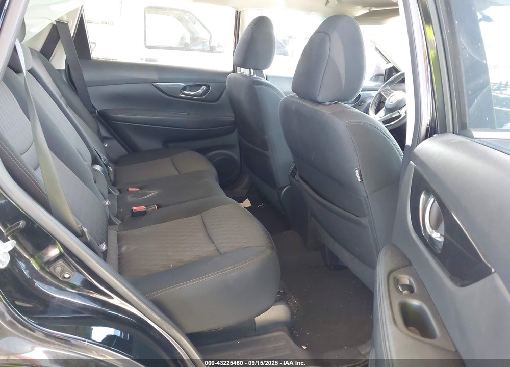 2017 NISSAN ROGUE SV VIN: 5N1AT2MT2HC764126