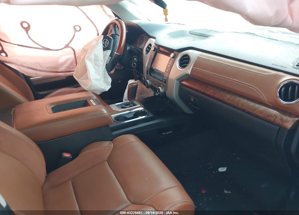 2017 TOYOTA TUNDRA VIN: 5TFAW5F19HX660797