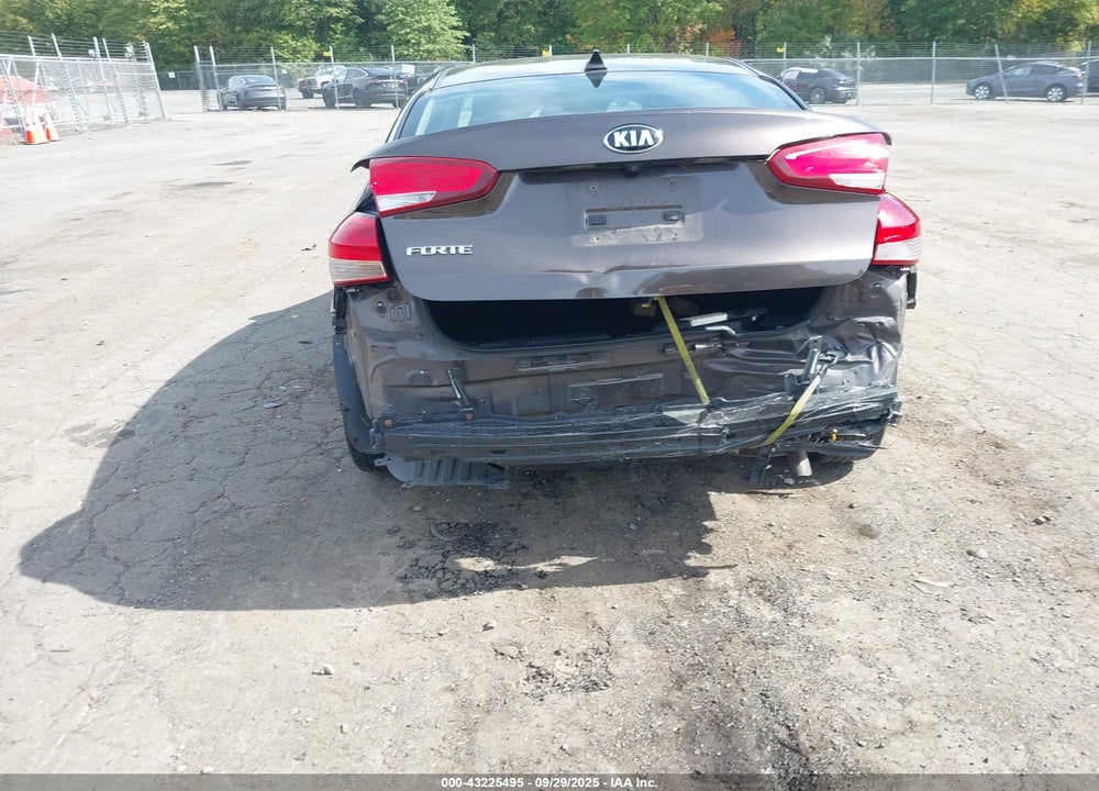 2018 KIA FORTE LX VIN: 3KPFL4A74JE216849