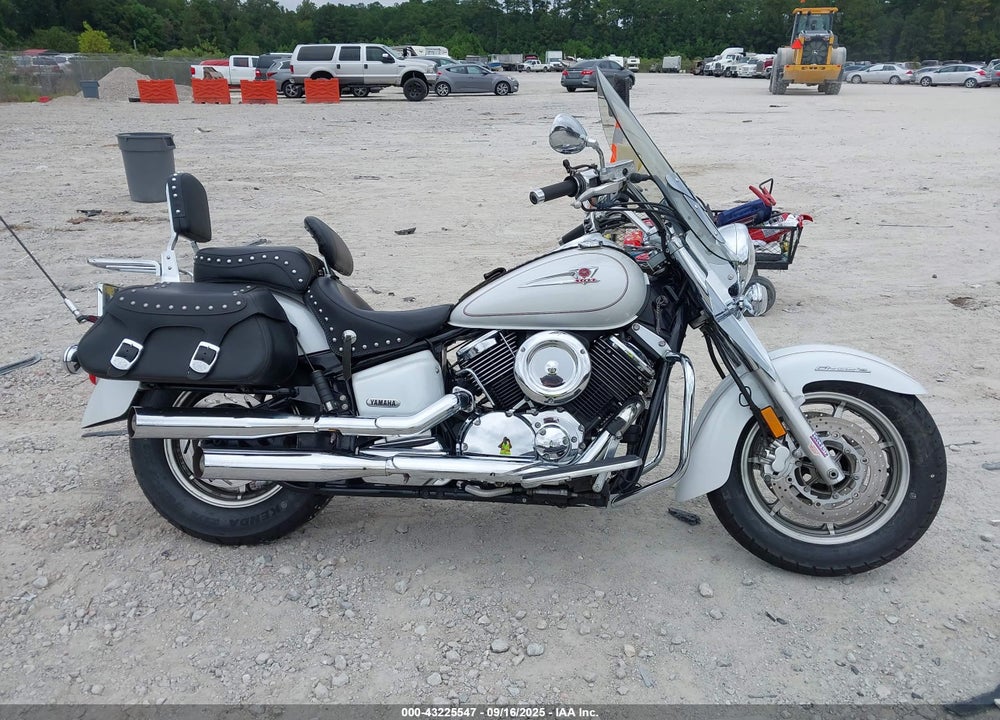 2005 YAMAHA XVS1100 A VIN: JYAVP11E45A070521