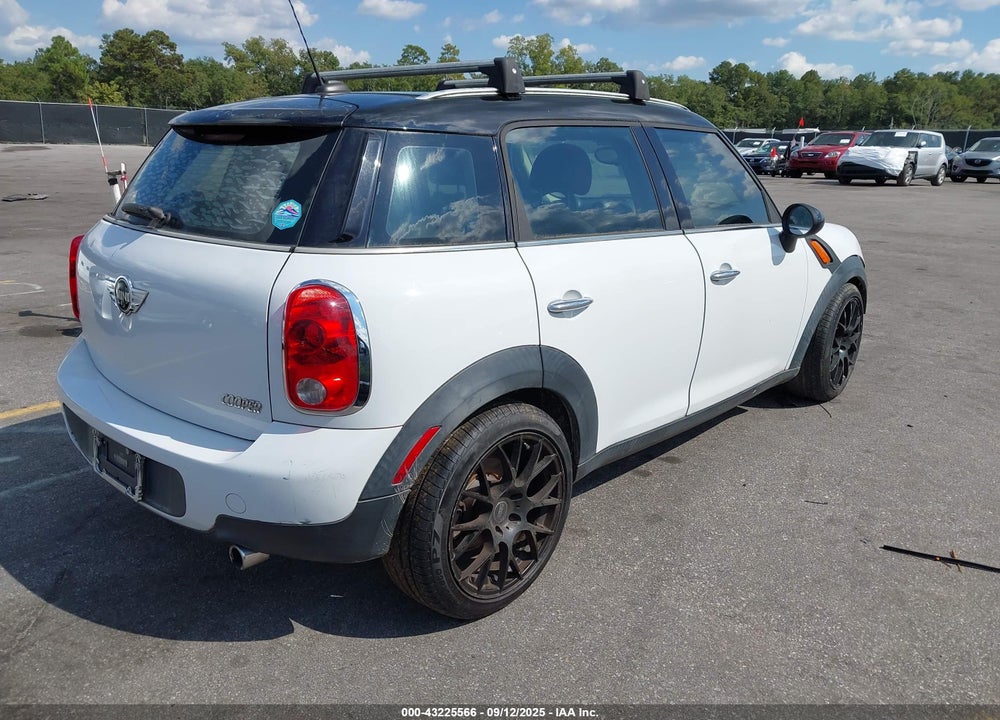 2011 MINI COOPER VIN: WMWZB3C53BWH95135