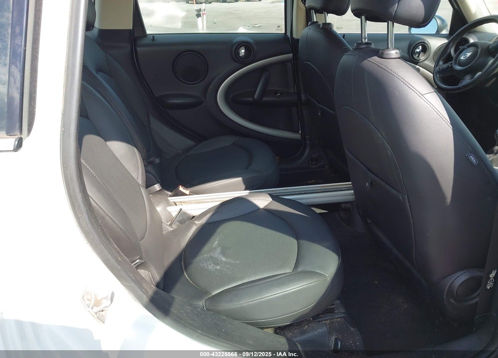 2011 MINI COOPER VIN: WMWZB3C53BWH95135