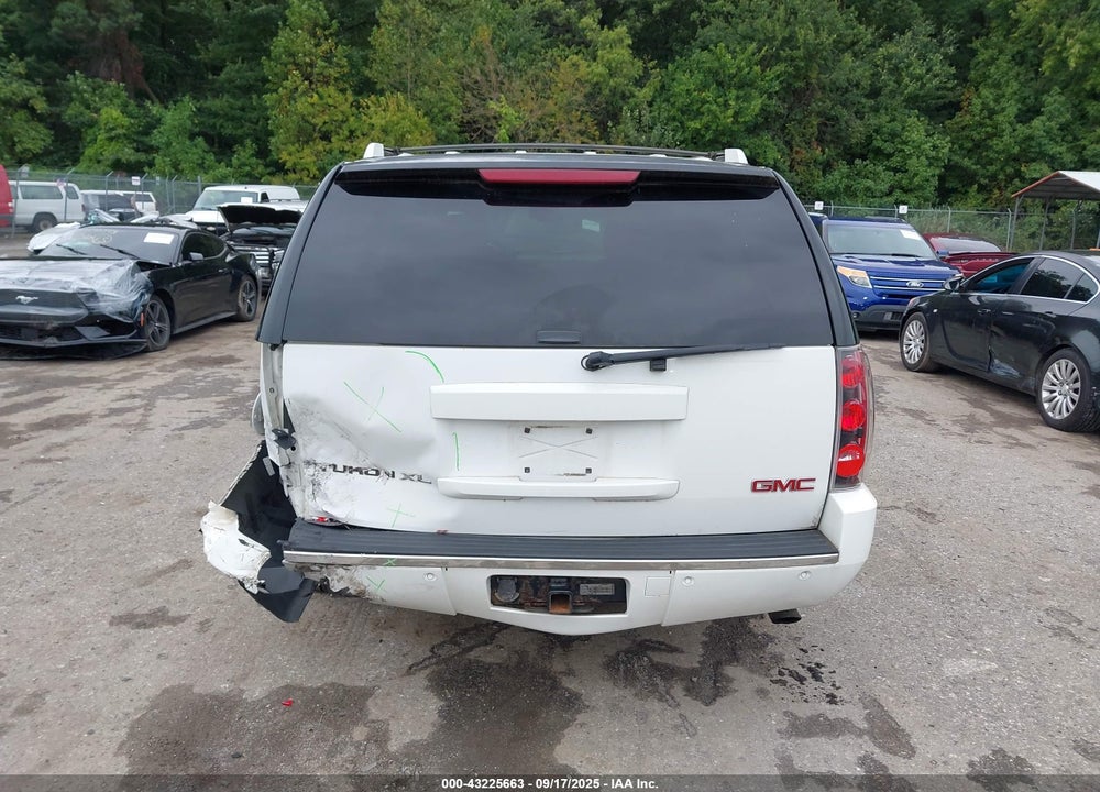 2007 GMC YUKON XL 1500 DENALI VIN: 1GKFK66857J206699