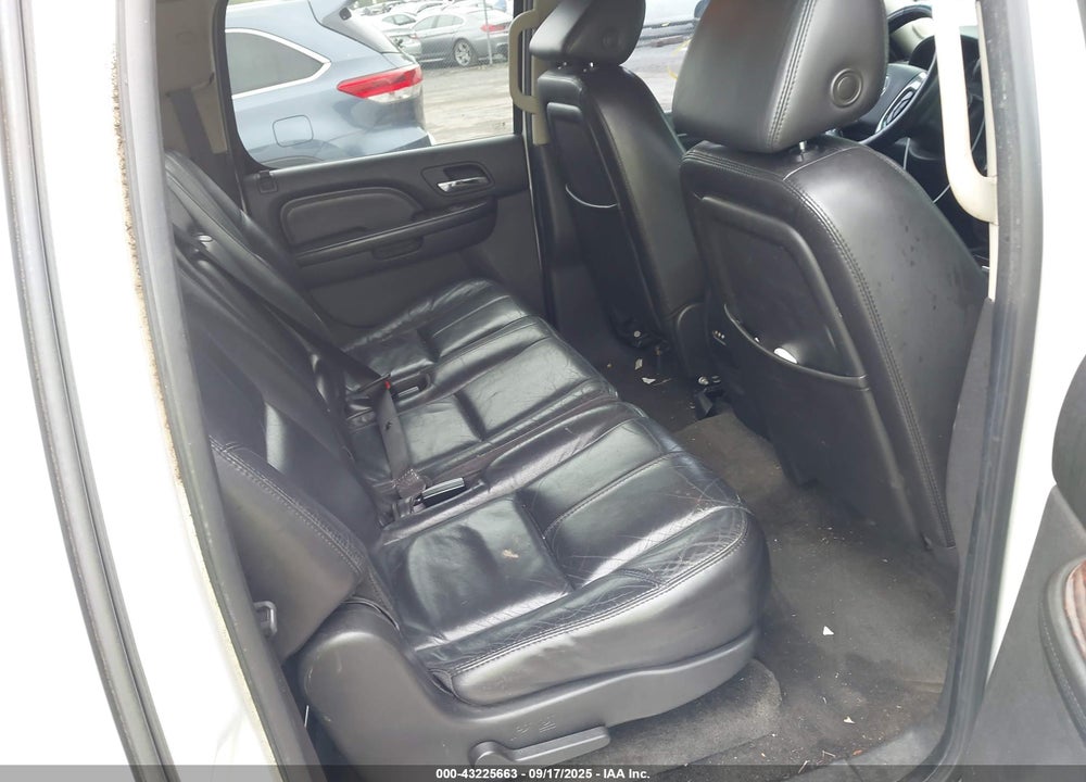 2007 GMC YUKON XL 1500 DENALI VIN: 1GKFK66857J206699