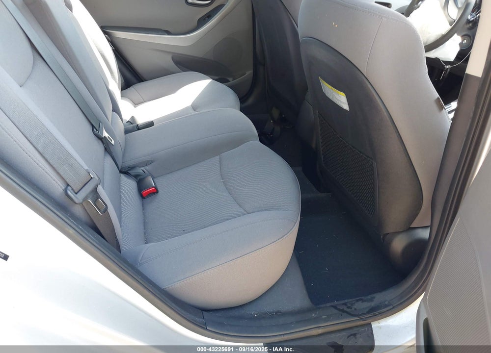 2016 HYUNDAI ELANTRA SE VIN: 5NPDH4AE3GH666410