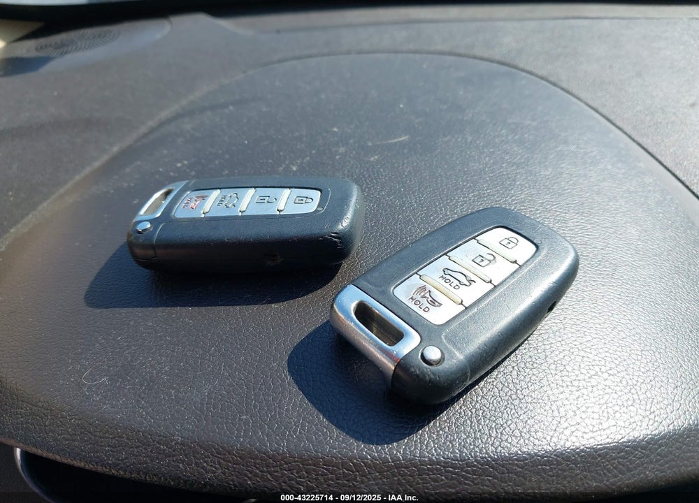 2012 HYUNDAI SONATA HYBRID VIN: KMHEC4A42CA043027