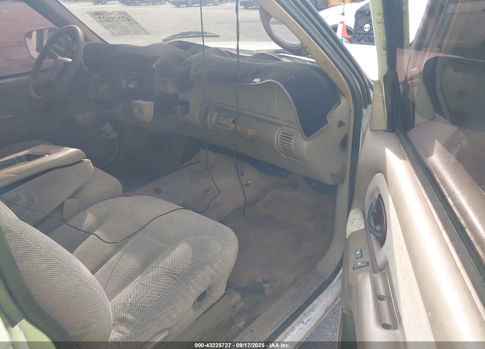 1998 GMC SIERRA 1500 SL WIDESIDE VIN: 2GTEC19R7W1537272