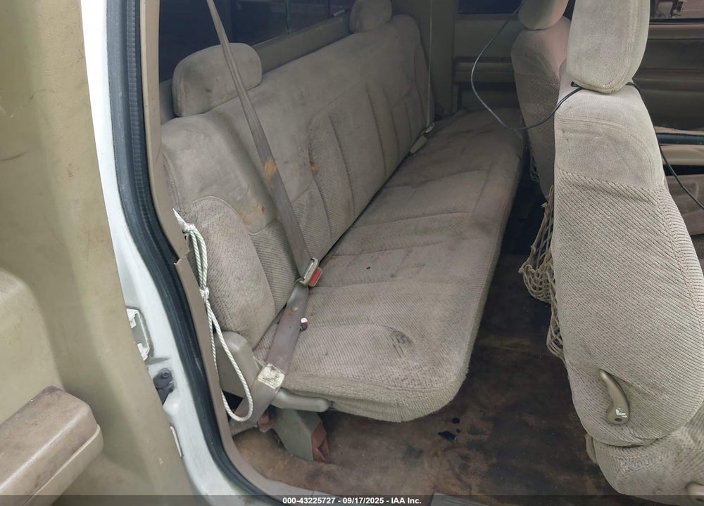 1998 GMC SIERRA 1500 SL WIDESIDE VIN: 2GTEC19R7W1537272