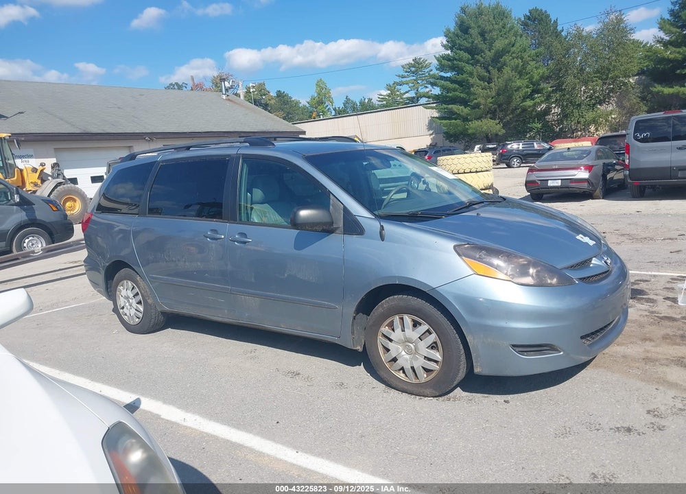 2010 TOYOTA SIENNA LE VIN: 5TDKK4CC5AS328688