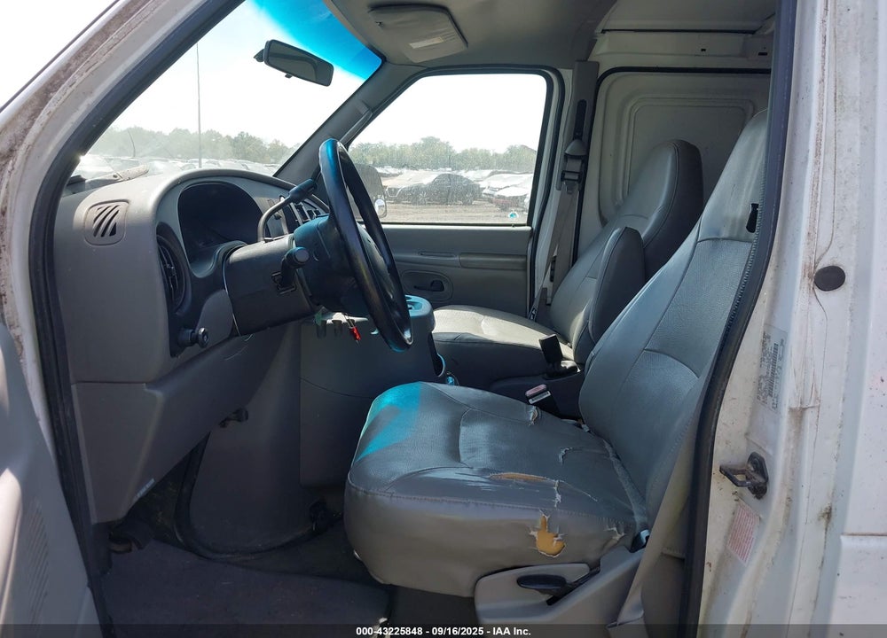 2001 FORD E-150 COMMERCIAL/RECREATIONAL VIN: 1FTRE14291HB52923