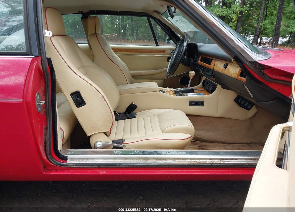 1989 JAGUAR XJS COLLECTION ROUGE VIN: SAJTY584XKC165132