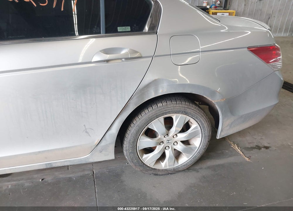 2008 HONDA ACCORD VIN: JHMCP26748C079061